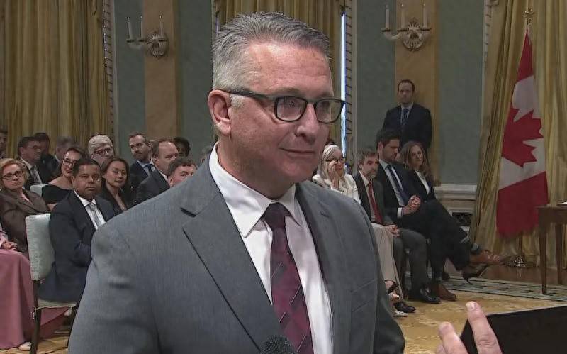 加拿大开始求饶,准备取消对华电动车关税,但需要中方答应一个请求