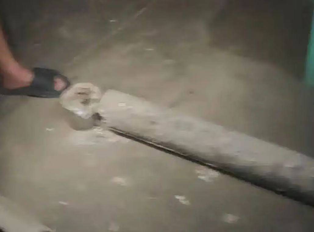 5岁女孩被砸中身亡,废弃电线杆归属不能成谜