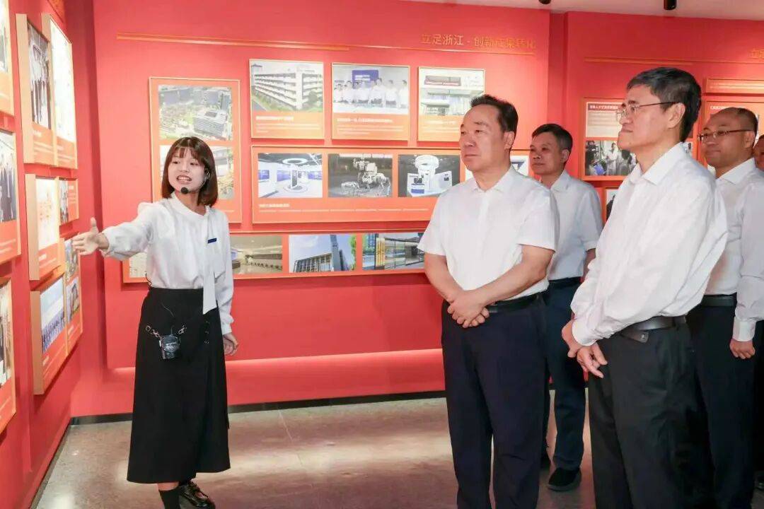 浙江省委在浙江大学召开省委常委会会议